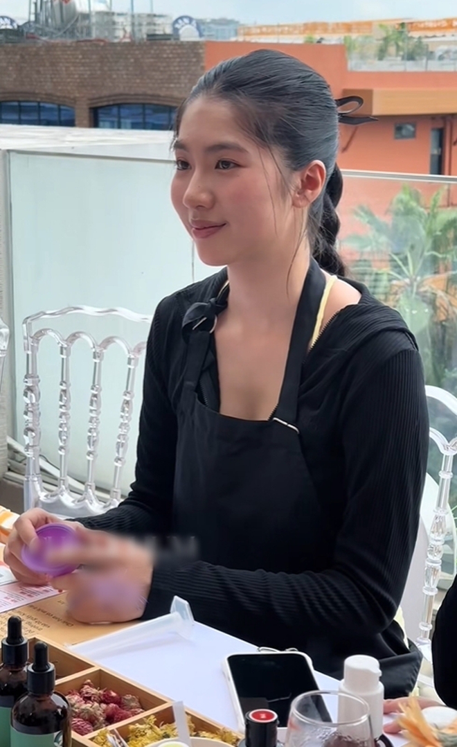 7 gương mặt không app "chấn động" của hội mỹ nhân Việt- Ảnh 9.