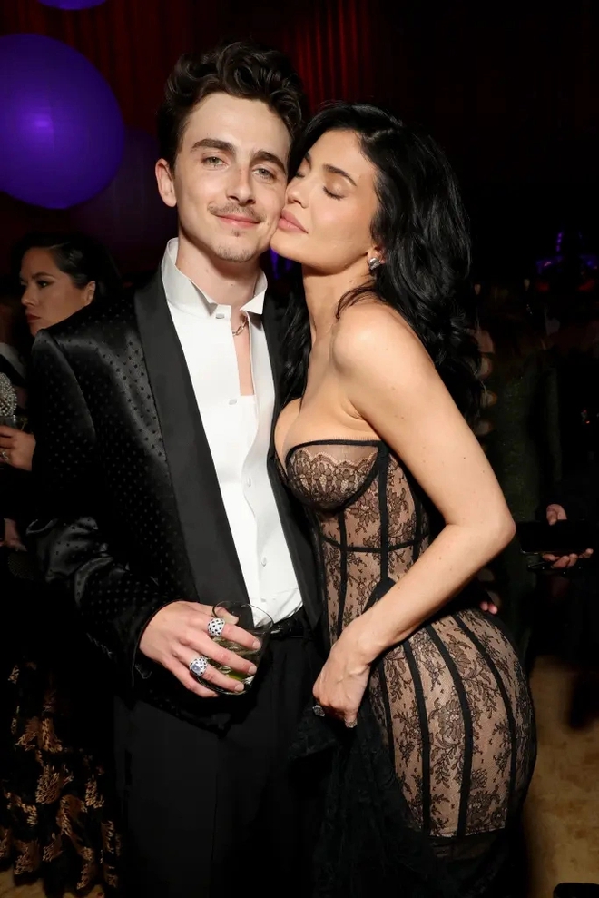 Ngoại hình gây sốc của Timothée Chalamet sau tin "đá bay" Kylie Jenner một cách phũ phàng- Ảnh 5.
