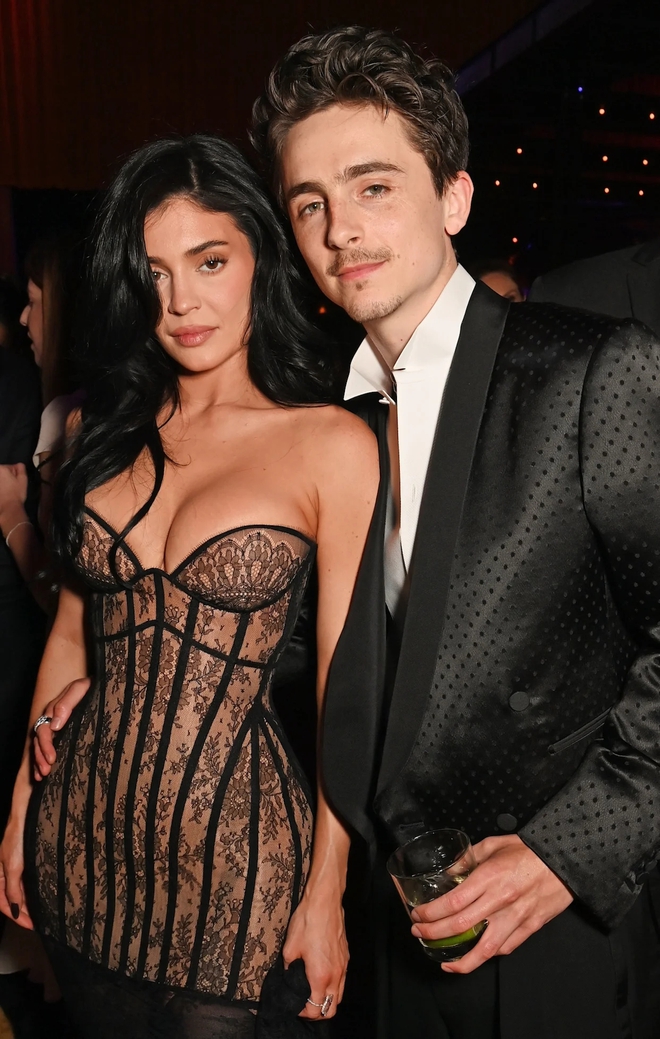 Ngoại hình gây sốc của Timothée Chalamet sau tin "đá bay" Kylie Jenner một cách phũ phàng- Ảnh 2.
