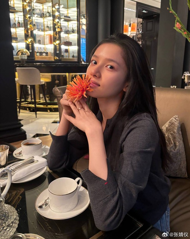 Xuất hiện nữ thần mặt mộc mới- Ảnh 3. Xuất hiện nữ thần mặt mộc mới- Ảnh 3.