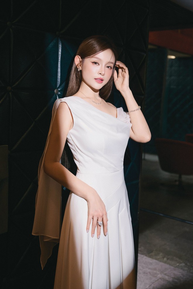 Đôi tai của "búp bê không tuổi", vợ chủ chuỗi khách sạn nổi tiếng TP.HCM nói lên tất cả- Ảnh 5. Đôi tai của "búp bê không tuổi", vợ chủ chuỗi khách sạn nổi tiếng TP.HCM nói lên tất cả- Ảnh 5.