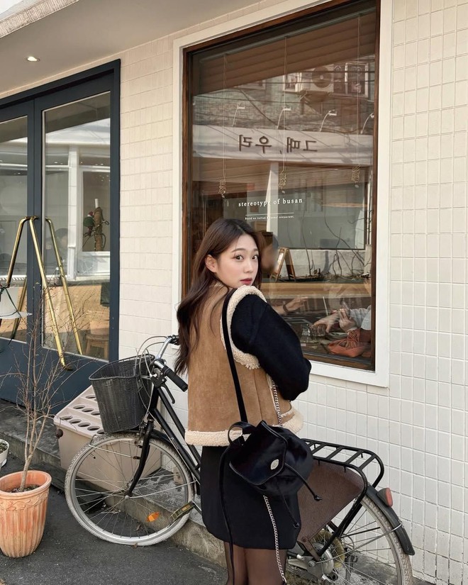 5 mẫu áo khoác "đốn tim" gái Hàn: Ấm áp, sành điệu, phối cùng quần jeans hay chân váy đều hợp- Ảnh 19.