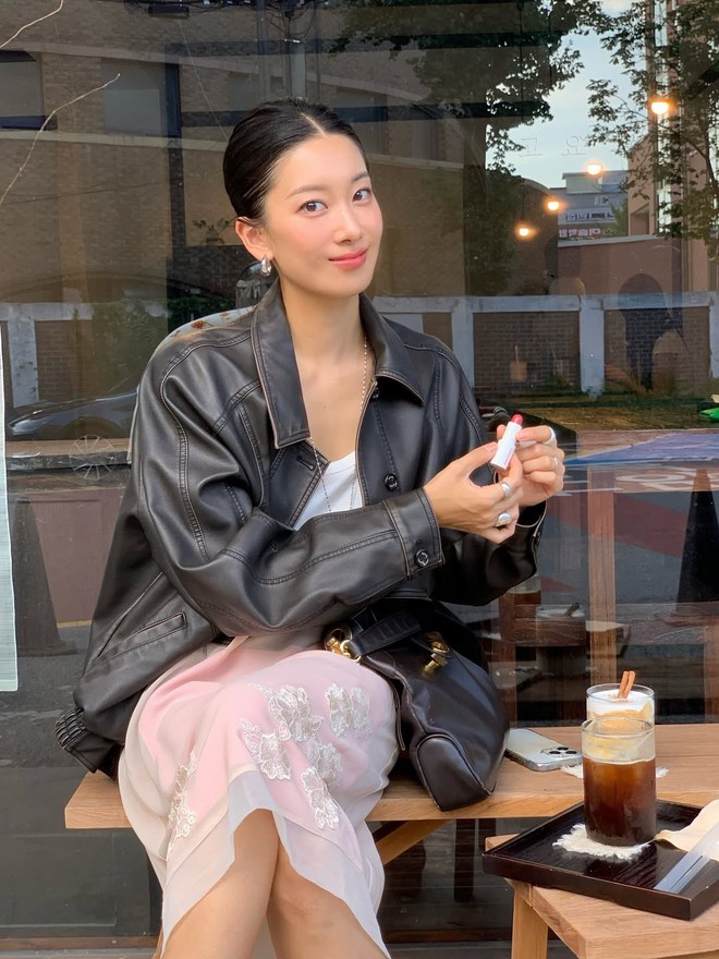 5 mẫu áo khoác "đốn tim" gái Hàn: Ấm áp, sành điệu, phối cùng quần jeans hay chân váy đều hợp- Ảnh 7.