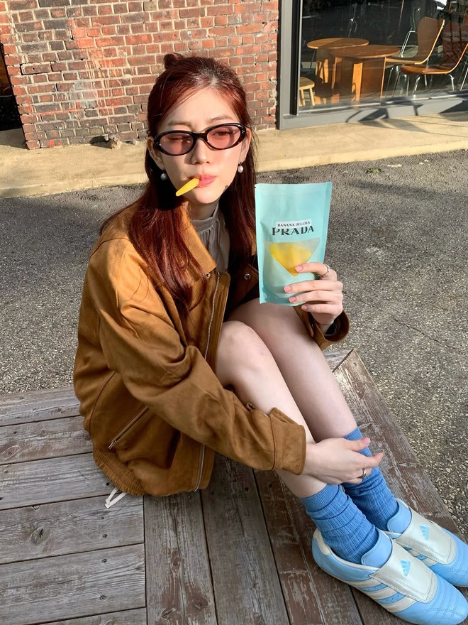 5 mẫu áo khoác "đốn tim" gái Hàn: Ấm áp, sành điệu, phối cùng quần jeans hay chân váy đều hợp- Ảnh 5.