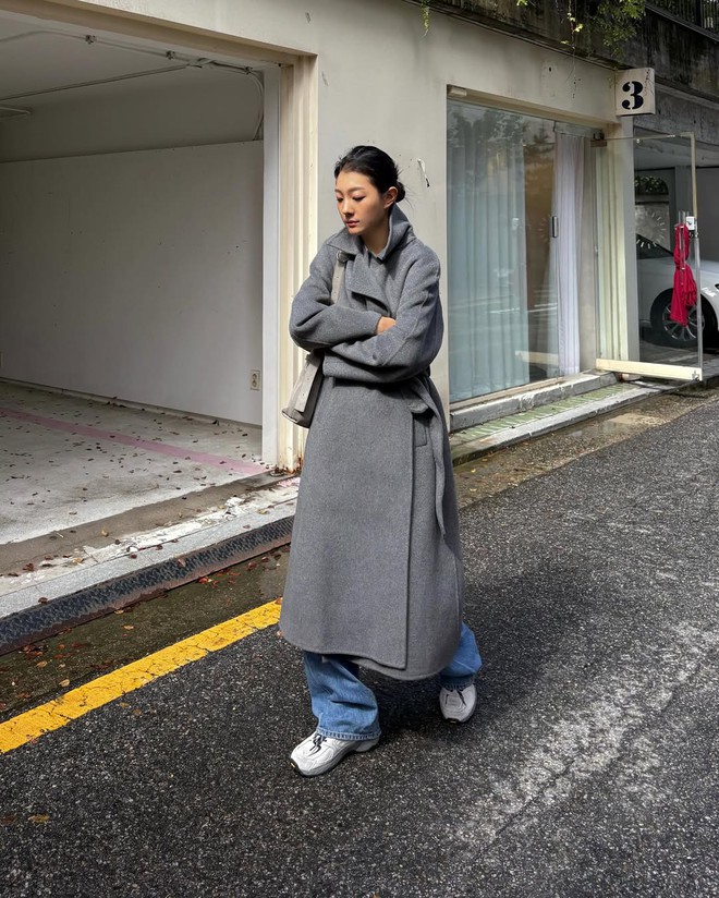 5 mẫu áo khoác "đốn tim" gái Hàn: Ấm áp, sành điệu, phối cùng quần jeans hay chân váy đều hợp- Ảnh 13.