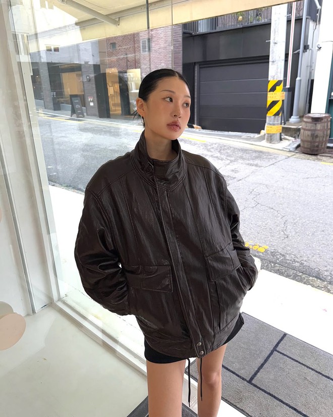 5 mẫu áo khoác "đốn tim" gái Hàn: Ấm áp, sành điệu, phối cùng quần jeans hay chân váy đều hợp- Ảnh 9.