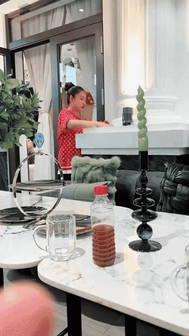 Cô gái miền Tây cưới thiếu gia Sài Thành, bước vào cửa hào môn: Ở biệt thự trăm tỷ, mẹ chồng chiều như trứng mỏng- Ảnh 6.