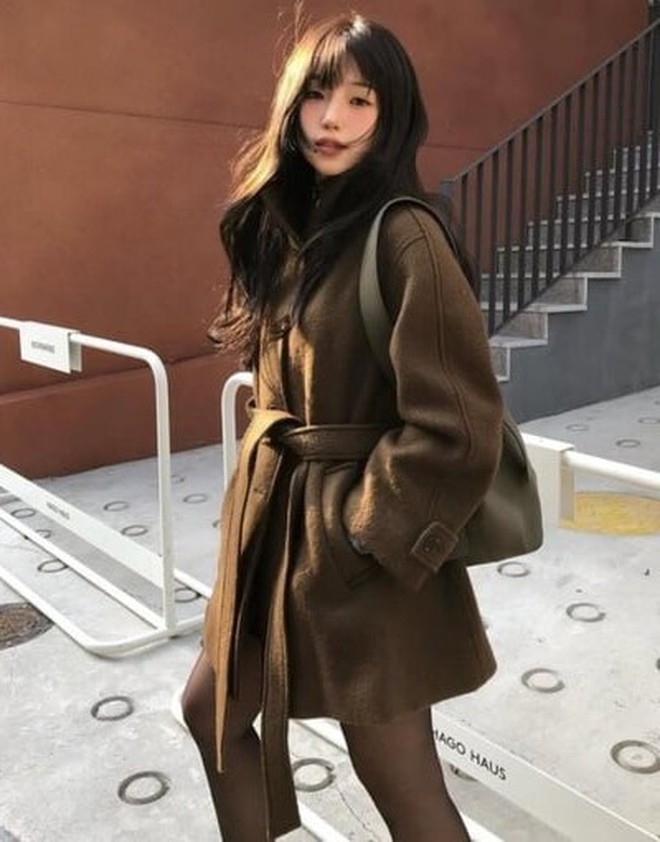 5 mẫu áo khoác "đốn tim" gái Hàn: Ấm áp, sành điệu, phối cùng quần jeans hay chân váy đều hợp- Ảnh 17.