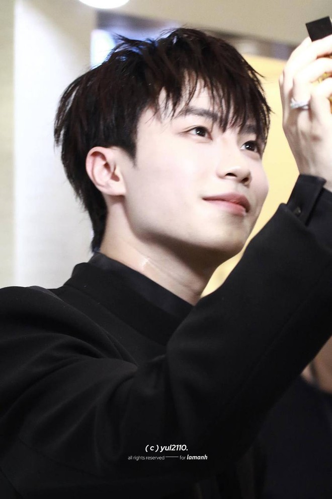 Vbiz nổi lên 1 mỹ nam 2K5 đẹp trai như hoàng tử, đặc biệt là không “dầu mỡ”- Ảnh 13.