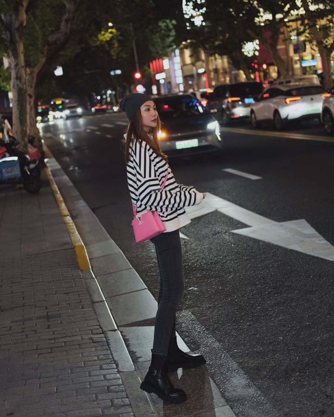 Phụ nữ 40+ sành điệu sẽ không mặc quần quá rộng mà ưu tiên kiểu quần thanh lịch, tôn dáng này- Ảnh 3. Phụ nữ 40+ sành điệu sẽ không mặc quần quá rộng mà ưu tiên kiểu quần thanh lịch, tôn dáng này- Ảnh 3.