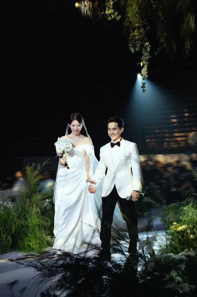 2 chiếc đồng hồ tiền tỷ của chồng Đỗ Hà và Quỳnh Châu: Tổng tài nhưng mỗi người 1 gu- Ảnh 2. 2 chiếc đồng hồ tiền tỷ của chồng Đỗ Hà và Quỳnh Châu: Tổng tài nhưng mỗi người 1 gu- Ảnh 2.