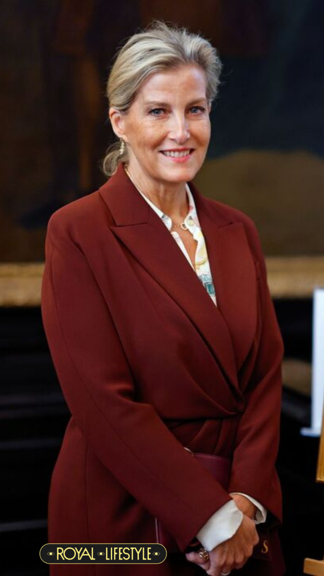 Vương phi Kate "nhả vía" thành công: Nữ Công tước xứ Edinburgh 'copy' chiêu thức thời trang, khẳng định vị thế mới- Ảnh 3. Vương phi Kate "nhả vía" thành công: Nữ Công tước xứ Edinburgh 'copy' chiêu thức thời trang, khẳng định vị thế mới- Ảnh 3.