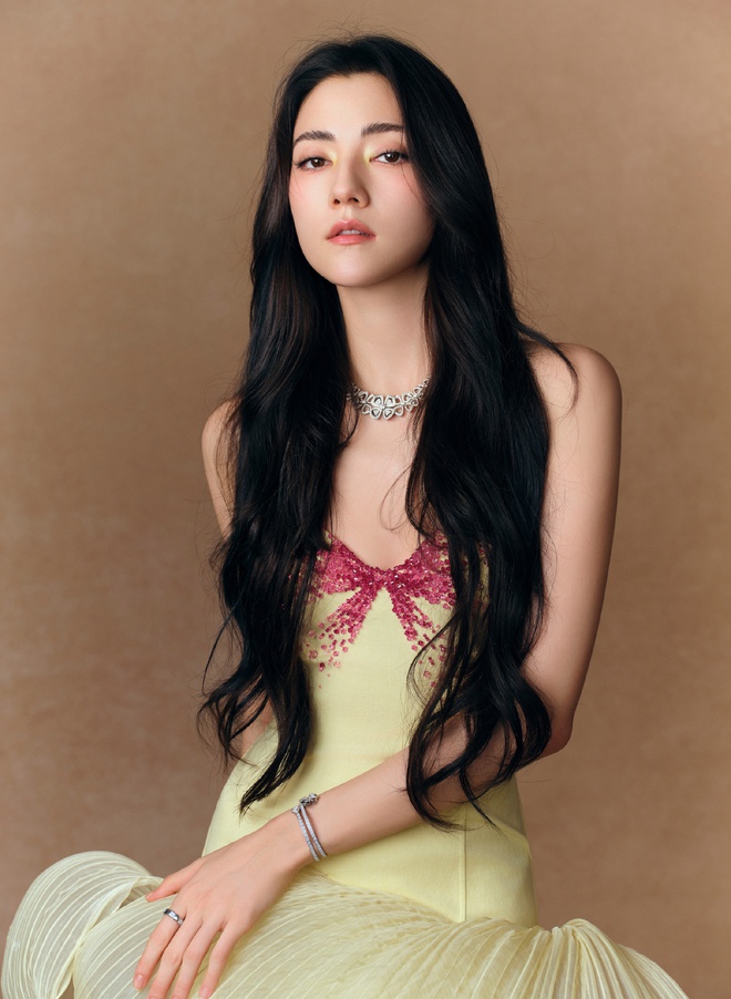 Ngọc nữ N. hẹn hò thiếu gia tập đoàn hơn 14 tuổi, showbiz có thêm đôi "nàng thơ - chủ tịch"- Ảnh 3.