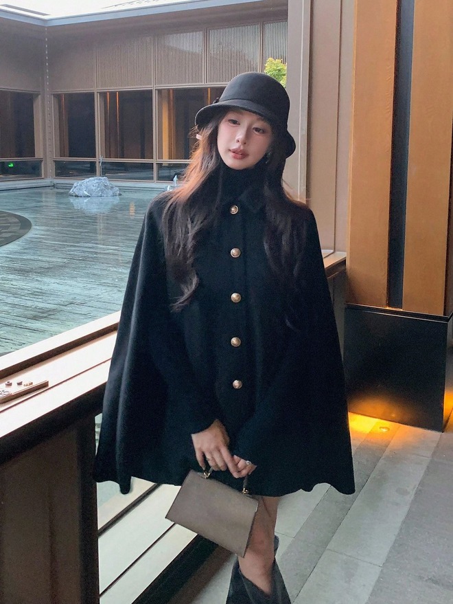 Kiểu áo toả ra vibe tài phiệt, nàng nào cũng nên sắm - Ảnh 2.