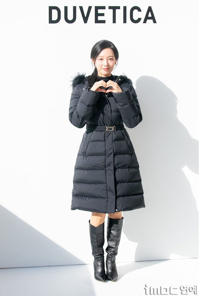 Cũng tới ngày Kim Ji Won bị soi quá đà: Mặt vậy mà vẫn chê?- Ảnh 6.