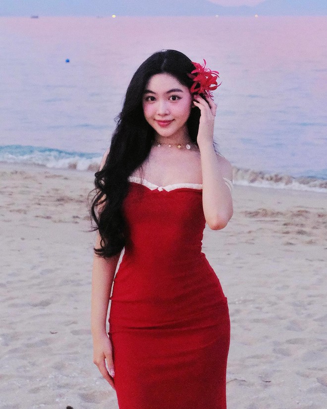 Lọ Lem suýt mất hạng bởi gái xinh 2k5 đang hot- Ảnh 7. Lọ Lem suýt mất hạng bởi gái xinh 2k5 đang hot- Ảnh 7.