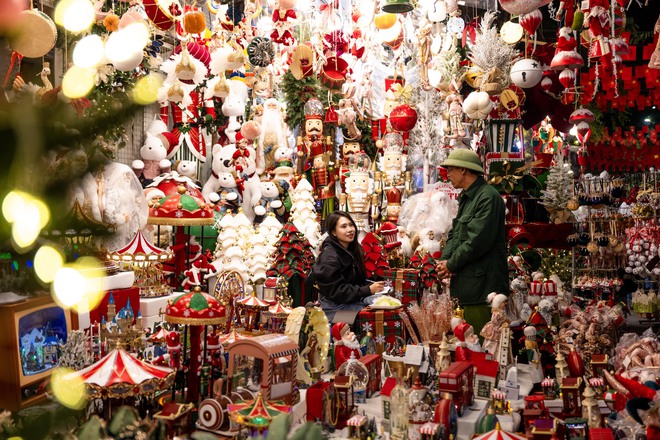 Clip: Giáng sinh Hàng Mã năm nay đỉnh thế!- Ảnh 2.