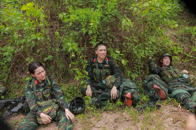 Tập cuối Sao Nhập Ngũ 2025: Hoà Minzy bật khóc, Diệu Nhi nghẹn giọng nói câu này- Ảnh 7.