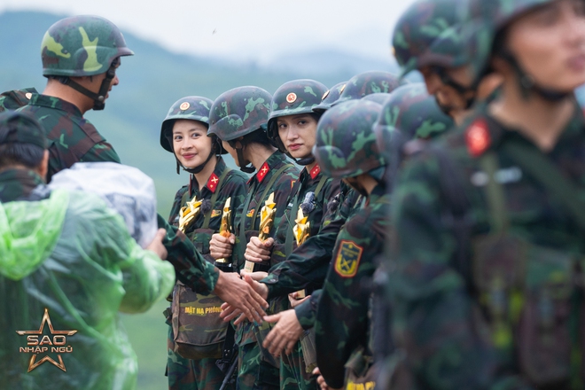 Tập cuối Sao Nhập Ngũ 2025: Hoà Minzy bật khóc, Diệu Nhi nghẹn giọng nói câu này- Ảnh 3.
