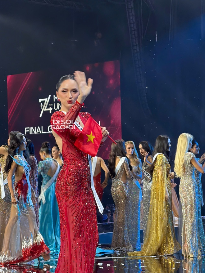 Hương Giang bật khóc, "nhận nợ" sau màn out top chấn động ở Miss Universe 2025- Ảnh 1.