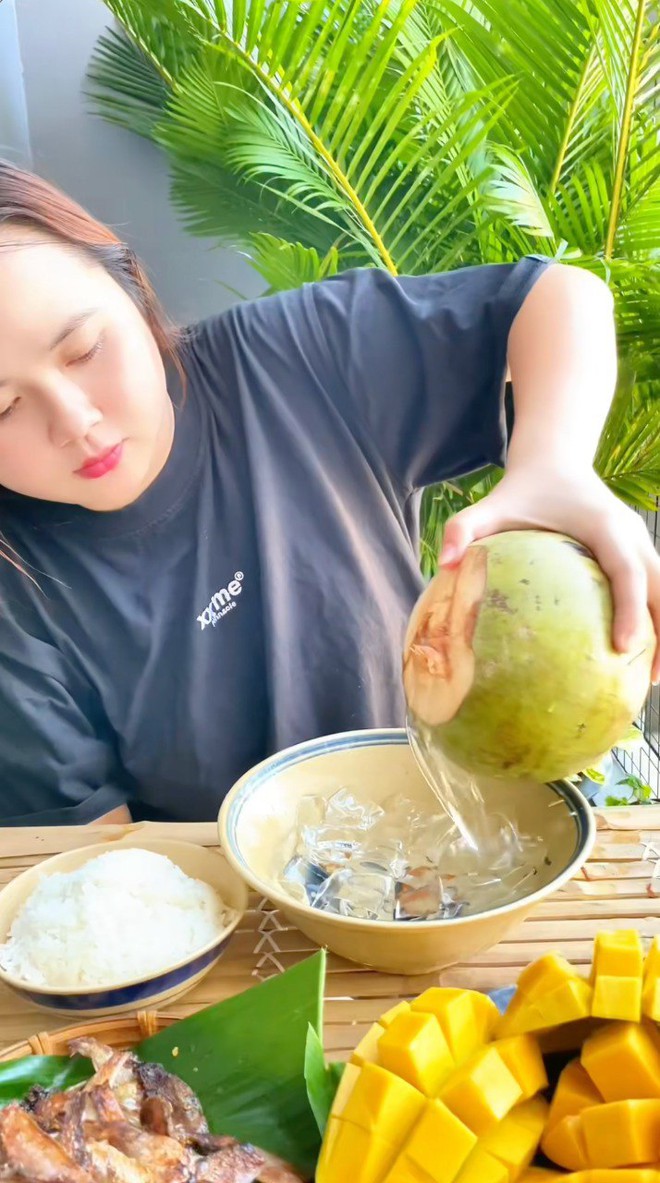 Khách phương xa "nổi da gà" khi thấy người miền Tây chan thứ nước này vào cơm- Ảnh 4.