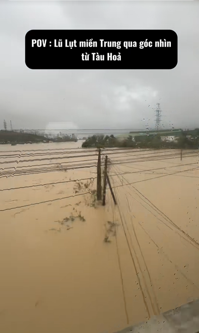 3 ngày 2 đêm kẹt trên tàu Quảng Ngãi - TP.HCM ngày lũ lụt: Có những ấm áp rất Việt Nam!- Ảnh 3.