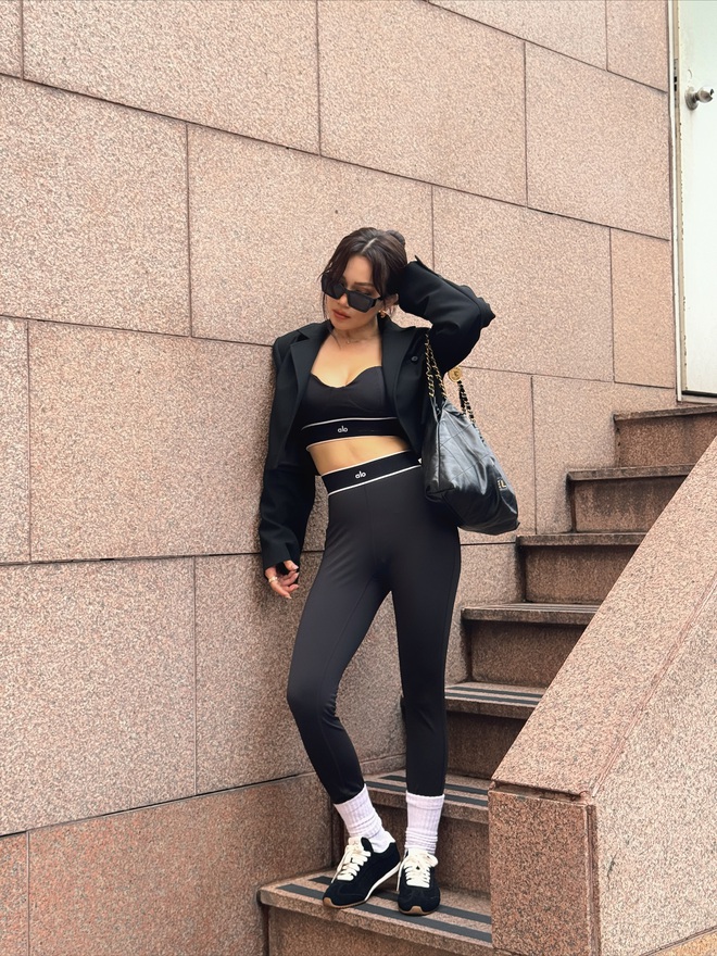 Sĩ Thanh mặc đồ ALO fake vẫn dám tag thương hiệu, cách brand xử lý mới ê chề- Ảnh 4. Sĩ Thanh mặc đồ ALO fake vẫn dám tag thương hiệu, cách brand xử lý mới ê chề- Ảnh 4.