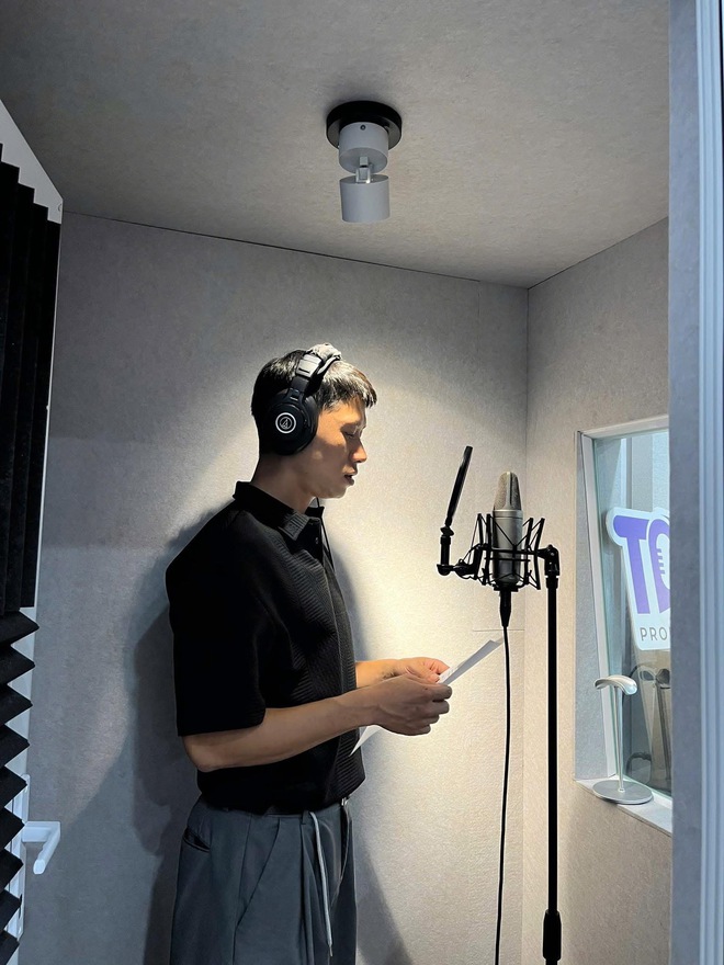 Nam thần phim giờ vàng gây tranh cãi vì đổi style nữ tính- Ảnh 7. Nam thần phim giờ vàng gây tranh cãi vì đổi style nữ tính- Ảnh 7.