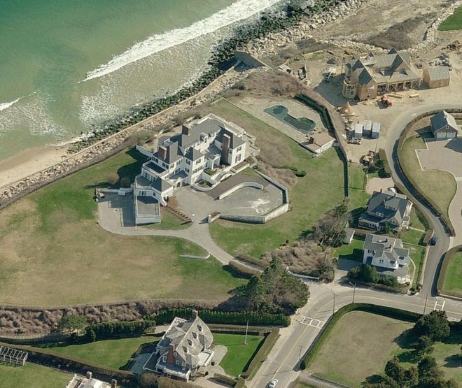 Taylor Swift chi mạnh tay biến đám cưới thành 1 biển toàn hoa, Selena Gomez nắm giữ vị trí quan trọng- Ảnh 2. Taylor Swift chi mạnh tay biến đám cưới thành 1 biển toàn hoa, Selena Gomez nắm giữ vị trí quan trọng- Ảnh 2.