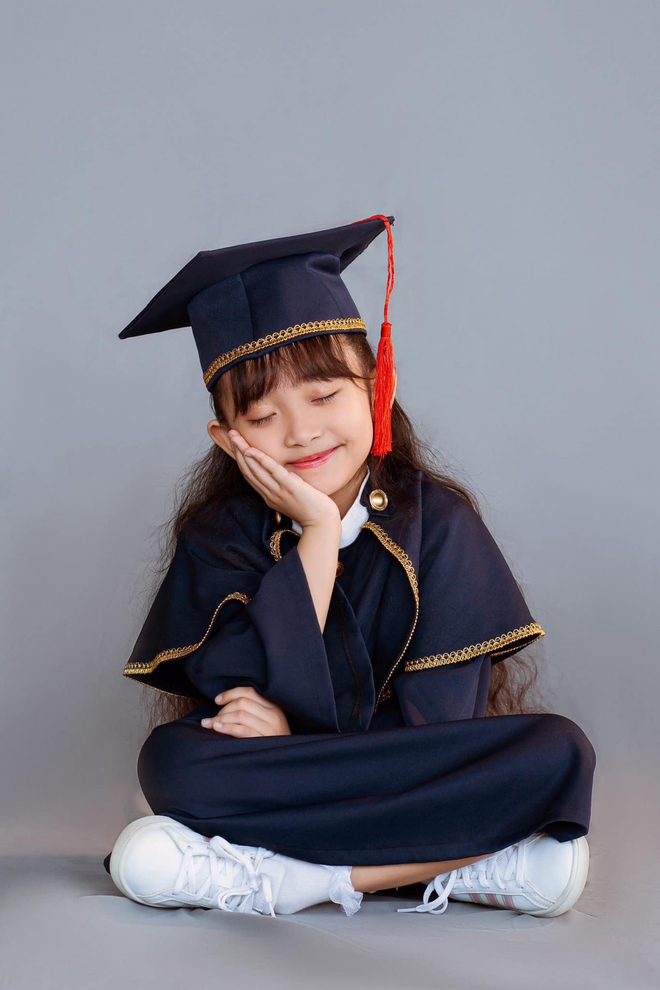 "Mợ chảnh" nhà Khánh Thi - Phan Hiển đời thường xinh yêu như công chúa, lên sàn nhảy lại khí chất đúng "con nhà nòi"- Ảnh 15. "Mợ chảnh" nhà Khánh Thi - Phan Hiển đời thường xinh yêu như công chúa, lên sàn nhảy lại khí chất đúng "con nhà nòi"- Ảnh 15.