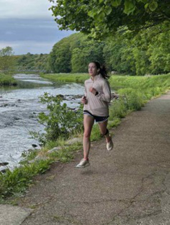 Cô giáo qua đời vì ung thư, 3 tháng sau bị phát hiện vẫn chạy bộ, tập gym, thi marathon và sự thật khủng khiếp- Ảnh 3.