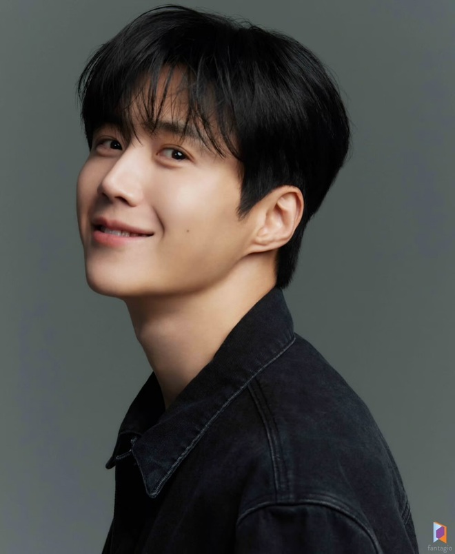 Vbiz mới có trai đẹp rất giống Kim Seon Ho, trừ chiều cao thì mọi thứ đều đỉnh!- Ảnh 5. Vbiz mới có trai đẹp rất giống Kim Seon Ho, trừ chiều cao thì mọi thứ đều đỉnh!- Ảnh 5.