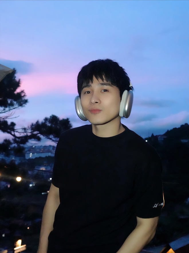 Vbiz mới có trai đẹp rất giống Kim Seon Ho, trừ chiều cao thì mọi thứ đều đỉnh!- Ảnh 17. Vbiz mới có trai đẹp rất giống Kim Seon Ho, trừ chiều cao thì mọi thứ đều đỉnh!- Ảnh 17.