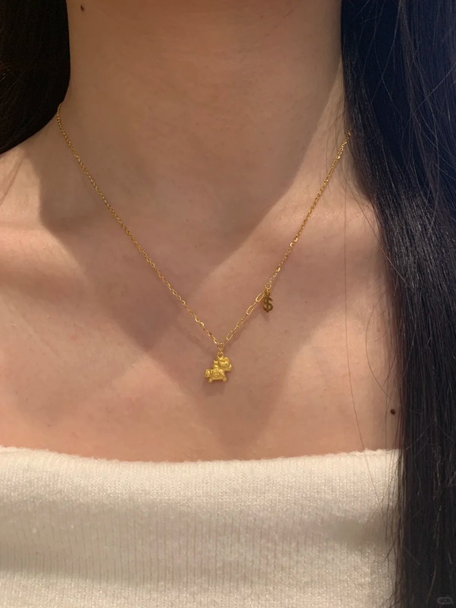 Vòng tay con giáp, mặt dây chuyền tuổi mình: Mẹo nhỏ để chị em “đổi gió” tài vận cuối năm- Ảnh 6.