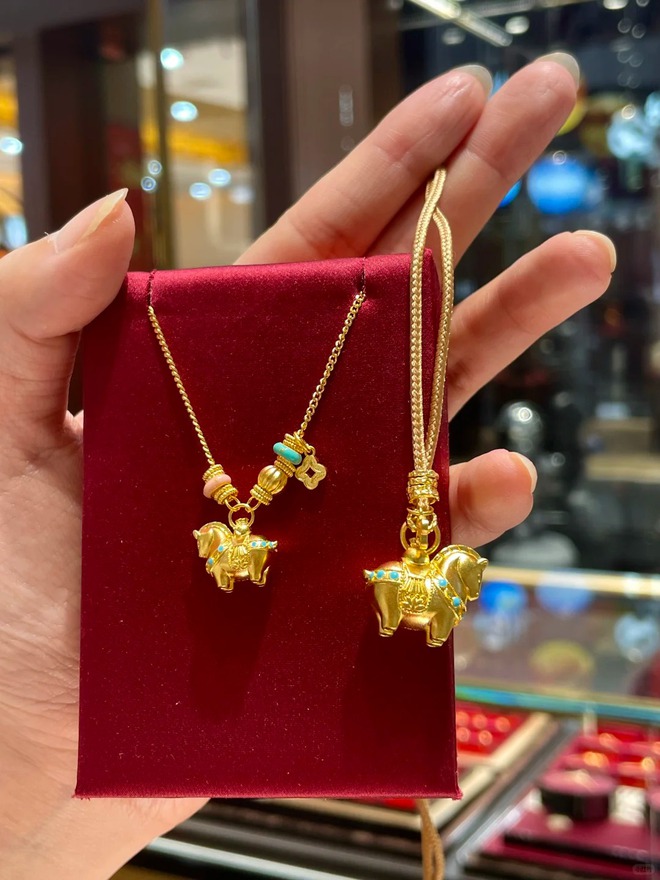 Vòng tay con giáp, mặt dây chuyền tuổi mình: Mẹo nhỏ để chị em “đổi gió” tài vận cuối năm- Ảnh 16.