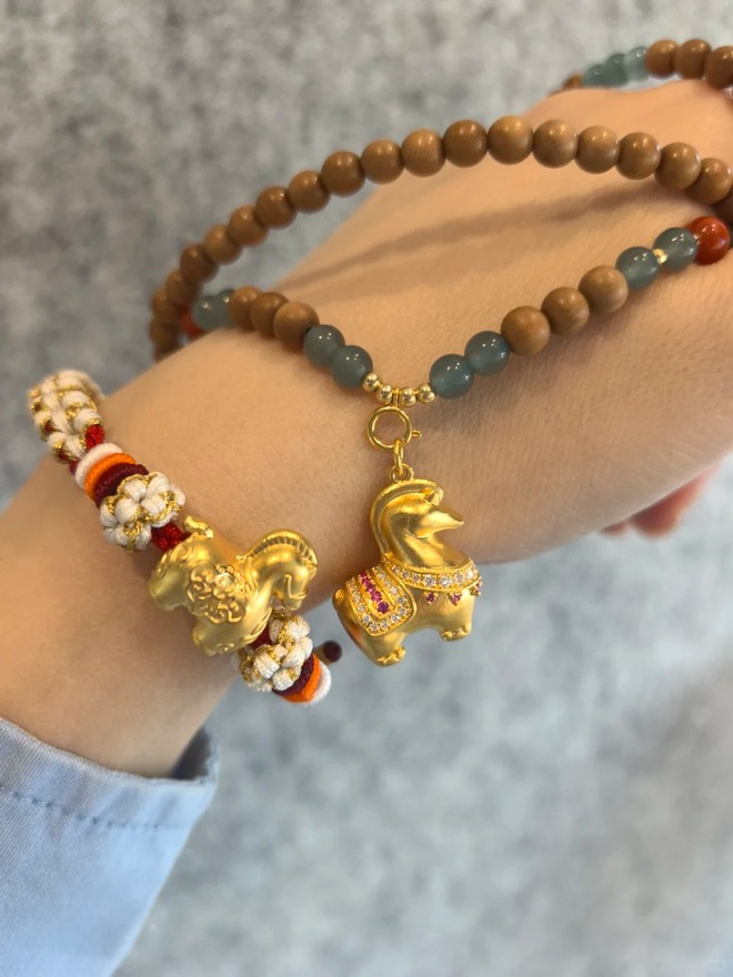 Vòng tay con giáp, mặt dây chuyền tuổi mình: Mẹo nhỏ để chị em “đổi gió” tài vận cuối năm- Ảnh 11.