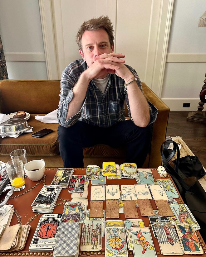 Xôn xao mạng xã hội cảnh giám đốc Dior đi coi bói- Ảnh 3.