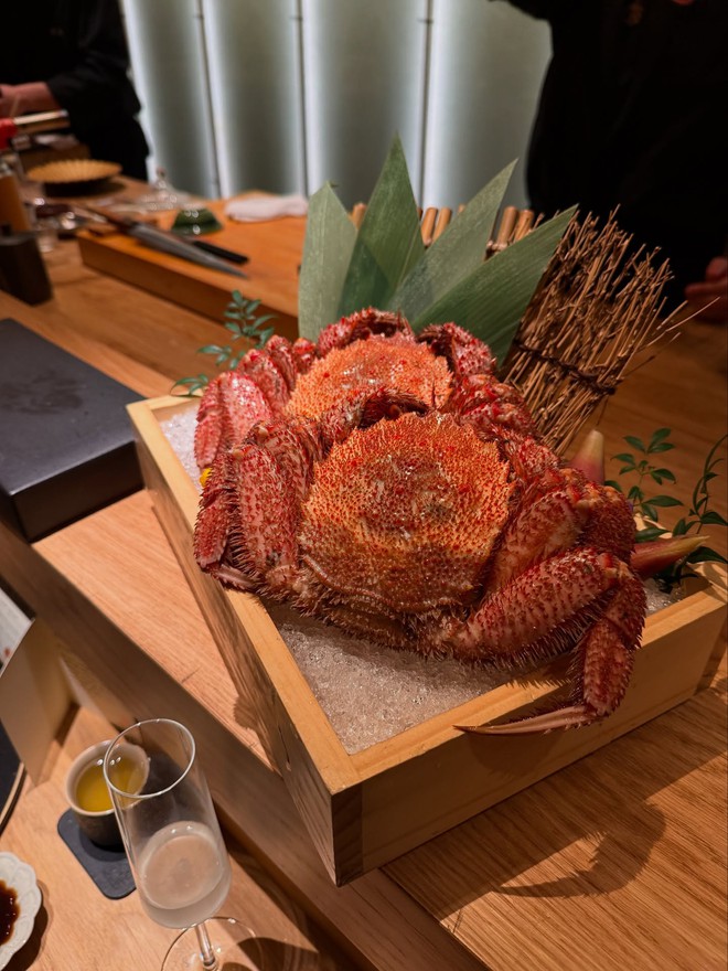 Diệp Lâm Anh và tình mới Đức Phạm cùng mê 1 quán omakase được mệnh danh "chốn riêng của sao Việt"- Ảnh 9. Diệp Lâm Anh và tình mới Đức Phạm cùng mê 1 quán omakase được mệnh danh "chốn riêng của sao Việt"- Ảnh 9.