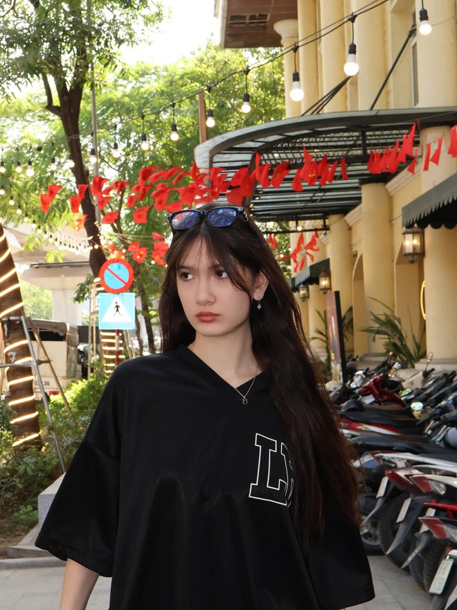 Em gái chân dài của thủ môn Lâm Tây lại gây sốt: Visual hotgirl, nụ cười "đốn tim", vòng eo phẳng lì nhìn thích mê!- Ảnh 2. Em gái chân dài của thủ môn Lâm Tây lại gây sốt: Visual hotgirl, nụ cười "đốn tim", vòng eo phẳng lì nhìn thích mê!- Ảnh 2.