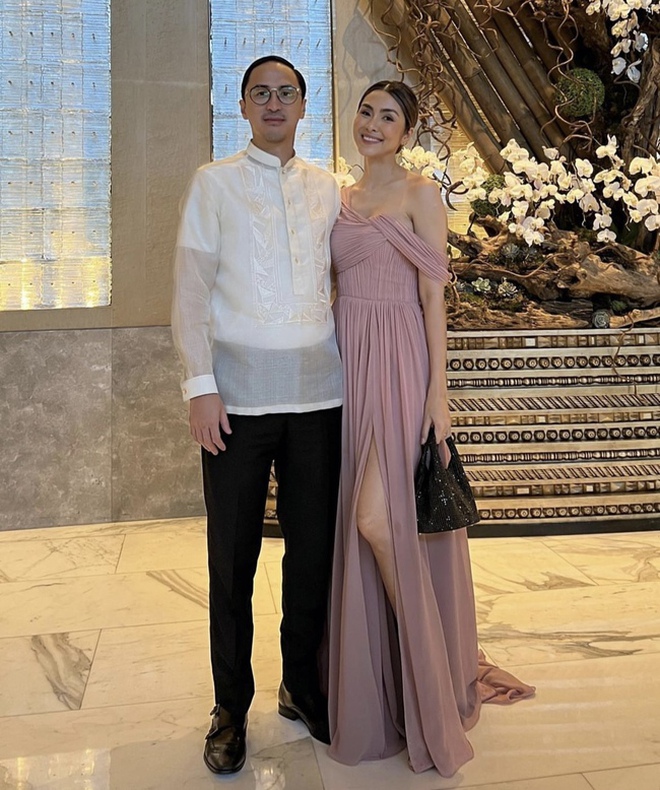 Cùng làm cô dâu nhưng Tiên Nguyễn được nhà tỷ phú "phá lệ" làm 1 điều mà Hà Tăng, Linh Rin bị cấm- Ảnh 12. Cùng làm cô dâu nhưng Tiên Nguyễn được nhà tỷ phú "phá lệ" làm 1 điều mà Hà Tăng, Linh Rin bị cấm- Ảnh 12.