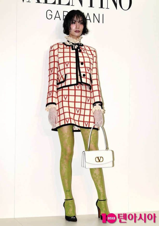 Mỹ nhân đẹp nhất thế giới khiến dân Hàn hoảng sợ- Ảnh 6.