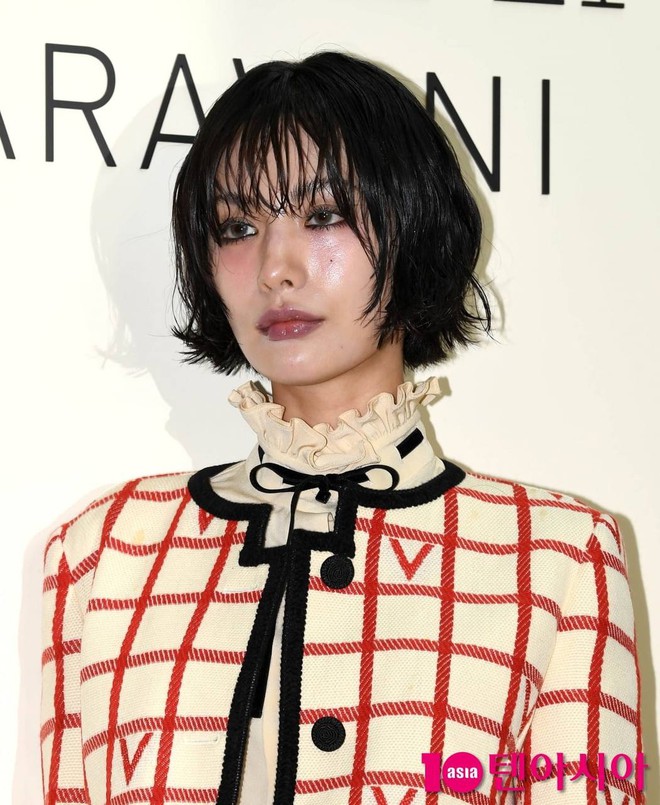 Mỹ nhân đẹp nhất thế giới khiến dân Hàn hoảng sợ- Ảnh 4.