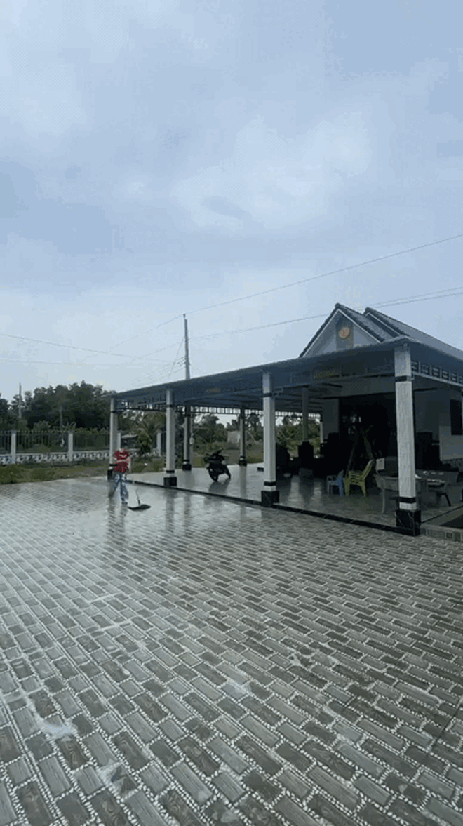 Trung bình 1 ngày dọn nhà ở miền Tây, cả nước "hoa mắt chóng mặt"- Ảnh 5. Trung bình 1 ngày dọn nhà ở miền Tây, cả nước "hoa mắt chóng mặt"- Ảnh 5.