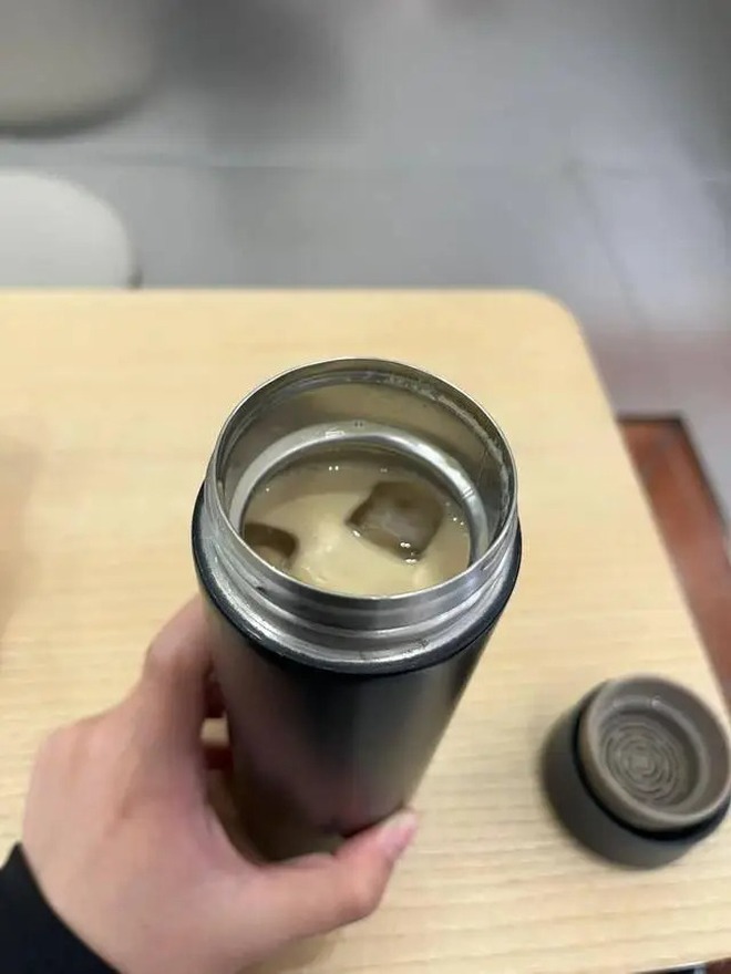 4 thứ tuyệt đối KHÔNG đựng trong bình giữ nhiệt, ai vẫn làm sẽ phải hối hận- Ảnh 3.