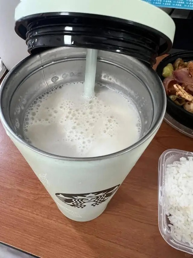 4 thứ tuyệt đối KHÔNG đựng trong bình giữ nhiệt, ai vẫn làm sẽ phải hối hận- Ảnh 1.