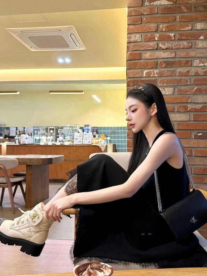 Một hot girl mạng lộ video mặt thật, netizen khuyên dừng ngay việc chỉnh sửa- Ảnh 14. Một hot girl mạng lộ video mặt thật, netizen khuyên dừng ngay việc chỉnh sửa- Ảnh 14.