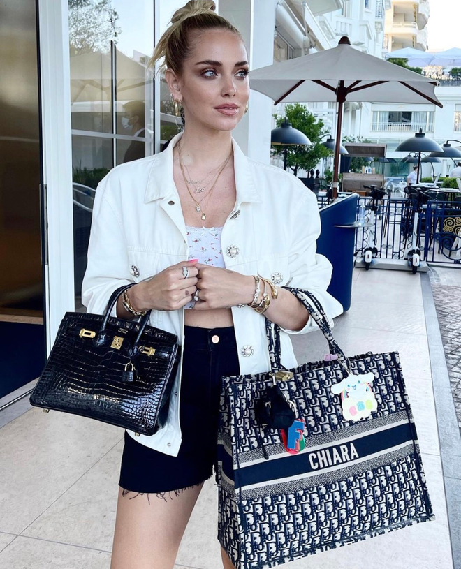 Chiara Ferragni - thần tượng Instagram ngã ngựa: Ăn chặn hơn 60 tỷ tiền từ thiện, chồng ngoại tình suốt 7 năm kết hôn- Ảnh 14. Chiara Ferragni - thần tượng Instagram ngã ngựa: Ăn chặn hơn 60 tỷ tiền từ thiện, chồng ngoại tình suốt 7 năm kết hôn- Ảnh 14.