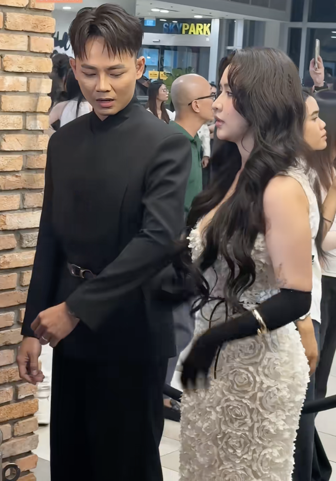 "Quyên Qui sinh con với Phó chủ tịch": Mỹ nhân 18+ lên tiếng- Ảnh 3. "Quyên Qui sinh con với Phó chủ tịch": Mỹ nhân 18+ lên tiếng- Ảnh 3.