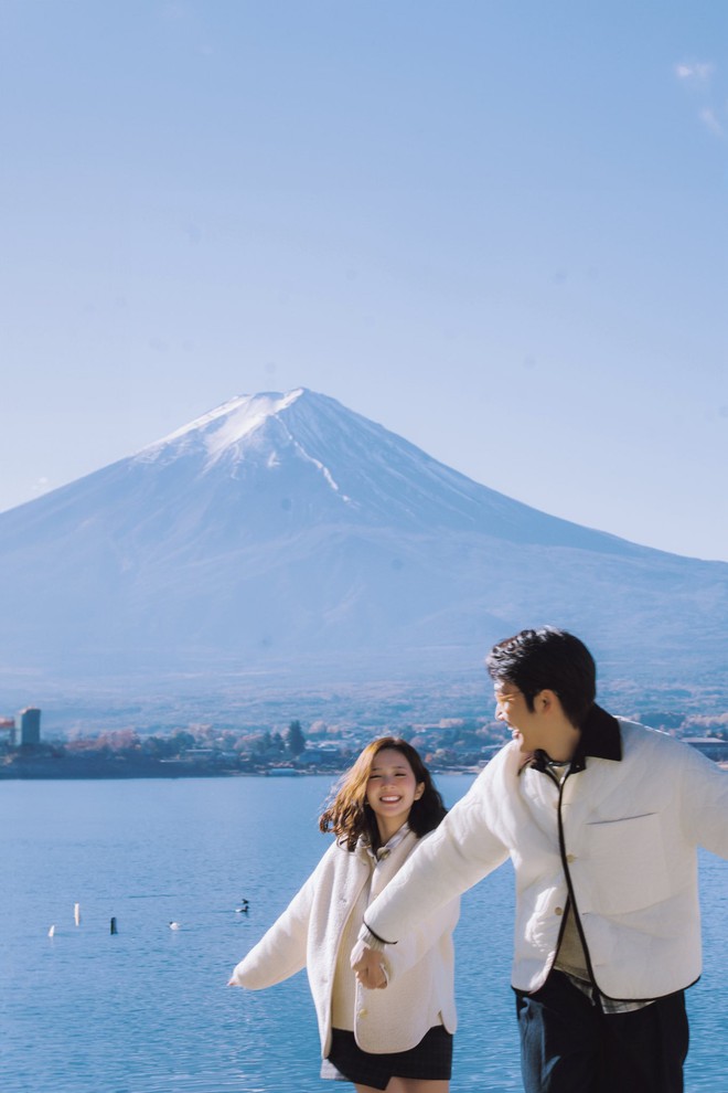 Quá mê đôi vợ chồng đẹp nhất vũ trụ VFC: Visual "tuyệt đối điện ảnh", chemistry nhìn là yêu luôn!- Ảnh 11. Quá mê đôi vợ chồng đẹp nhất vũ trụ VFC: Visual "tuyệt đối điện ảnh", chemistry nhìn là yêu luôn!- Ảnh 11.