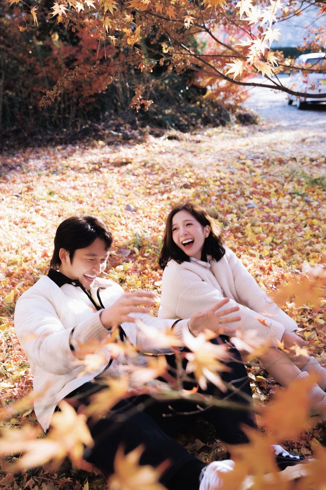 Quá mê đôi vợ chồng đẹp nhất vũ trụ VFC: Visual "tuyệt đối điện ảnh", chemistry nhìn là yêu luôn!- Ảnh 3. Quá mê đôi vợ chồng đẹp nhất vũ trụ VFC: Visual "tuyệt đối điện ảnh", chemistry nhìn là yêu luôn!- Ảnh 3.